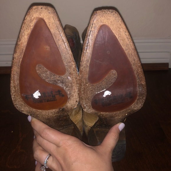 Corral Vintage cowgirl boots. - Picture 3 of 5